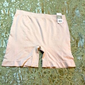 Marilyn Monroe NWT Nude Shapewear